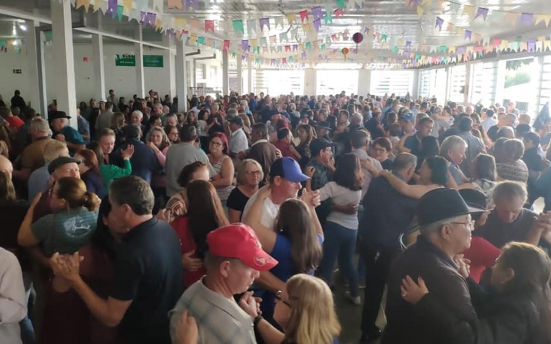 Baile da Terceira Idade em Mallet