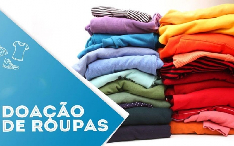 Distribuição de roupas no Parque dos Imigrantes